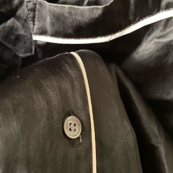 Aritzia Babaton silky button-up blouse - Picture 8 of 8